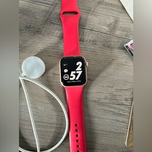 Apple Watch SE - 40MM in gold